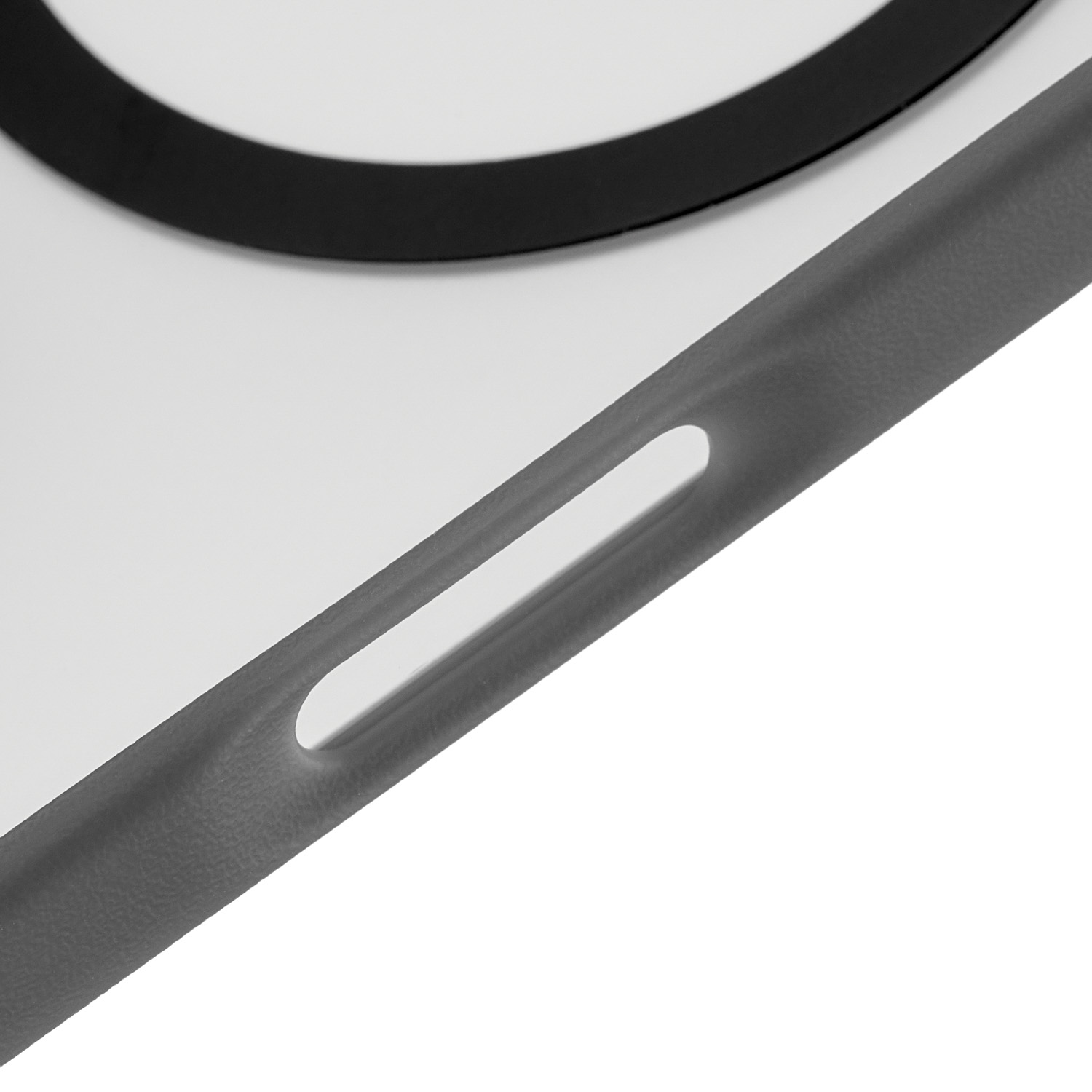 На фото изображено Чехол защитный uBear Cloud Mag Case для iPhone Air, серый