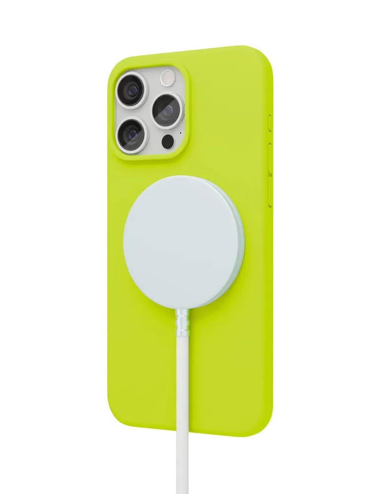 Чехол защитный VLP Aster Case с MagSafe для iPhone 15 Pro Max, неоновый зеленый